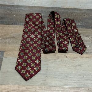 Jos. A. Bank Men’s Burgundy Gold Geometric Patterned Tie Career Office wear